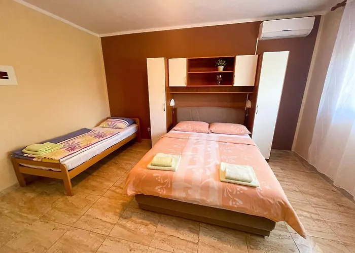 Apartmani Combaj