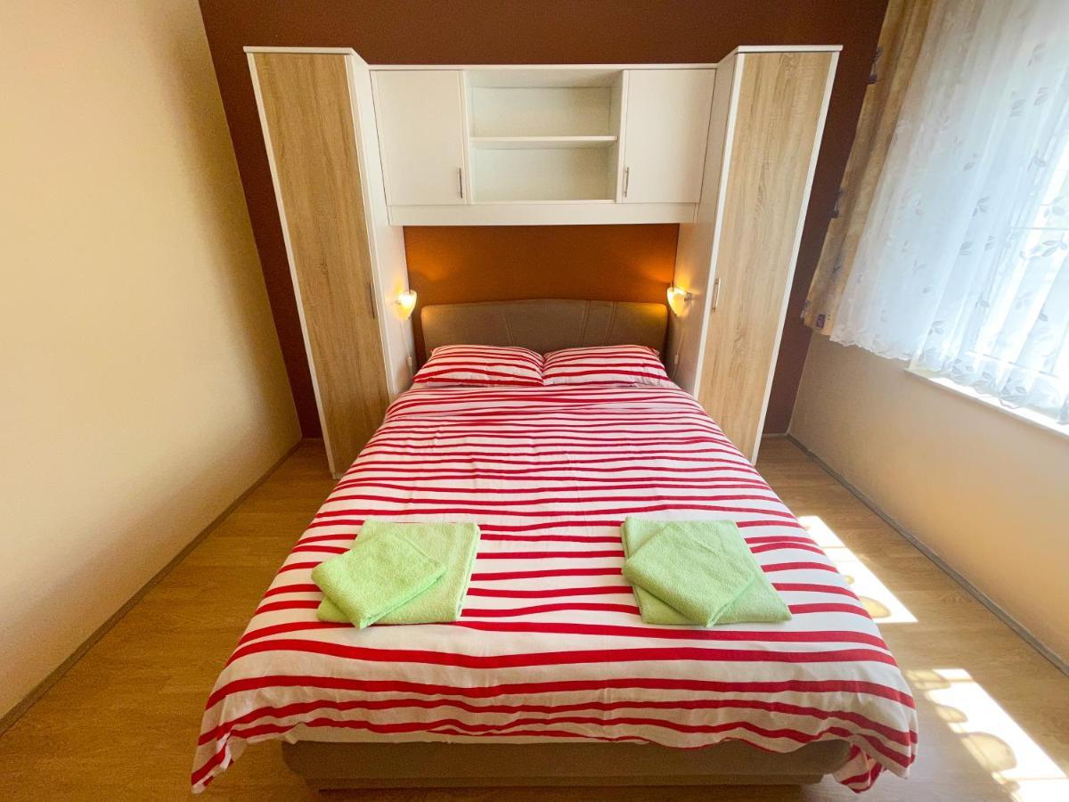 Combaj Apartment *