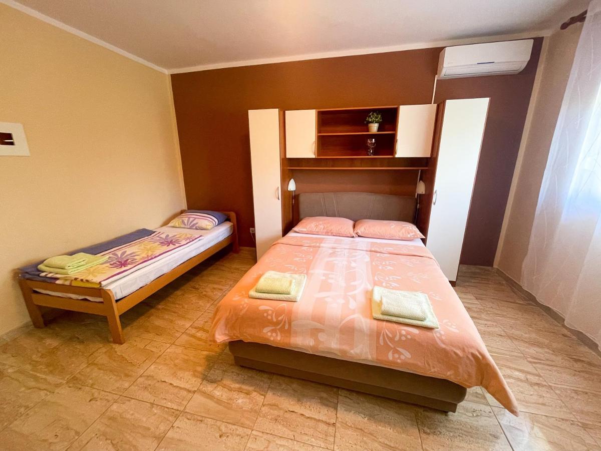 Combaj Apartman Jadranovo