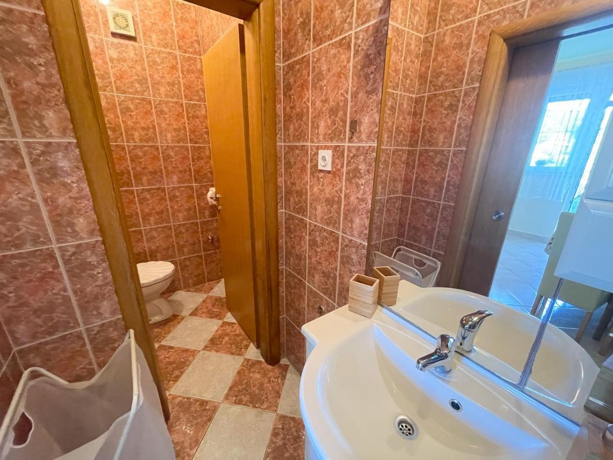 Combaj Apartman *